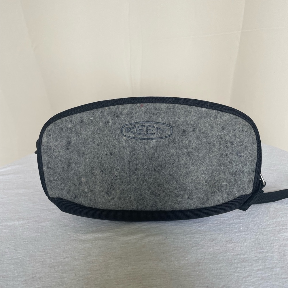 Keen wallet/wristlet/crossbody